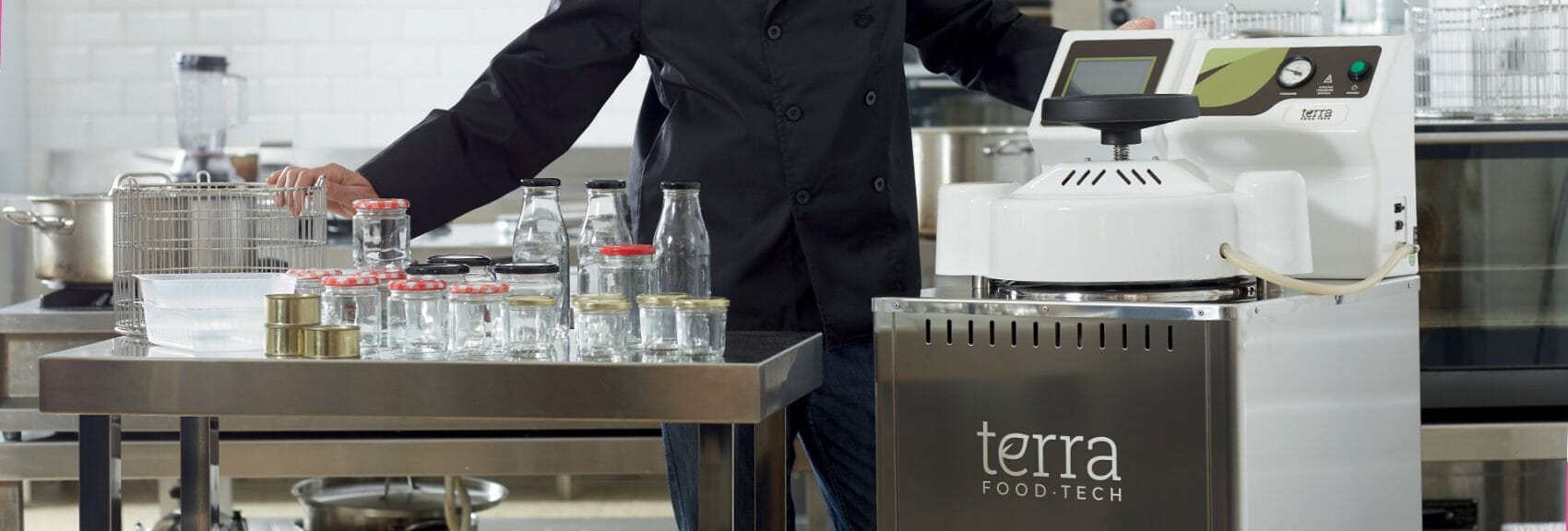 Autoclau per pasteurització i esterilització d'aliments en envasos