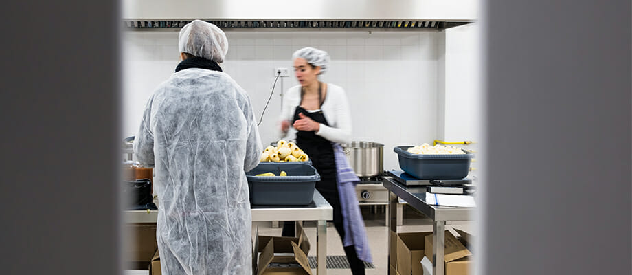 Procés d'elaboració de la melmelada es im-perfect® de la Fundació Espigoladors