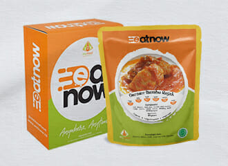 Beutel mit gesundem indonesischem Essen von EatNow Food