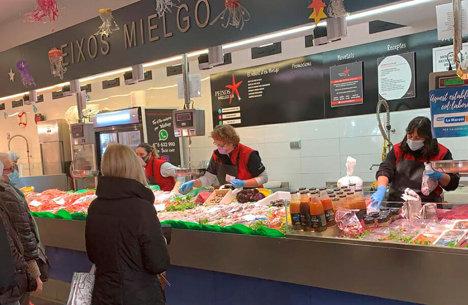 Étal de Peixos Mielgo sur le marché