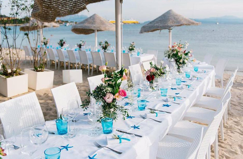 Restaurant La Spigola sur la plage en Sardaigne.