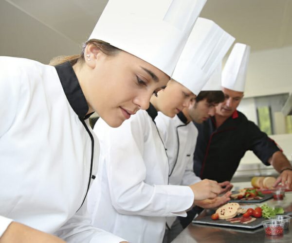 Escuela profesional de cocina que elabora conservas y platos preparados Escuela profesional de cocina que elabora conservas y platos preparados